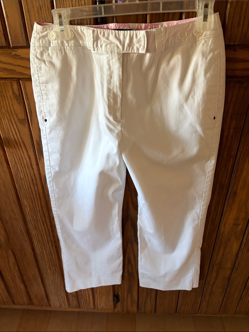 Larry Levine White Cotton capri pants
Size 8
